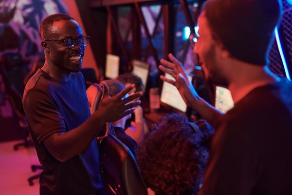 Quelles astuces pour démarrer un club de lecture de romans de science-fiction des années 70 ?